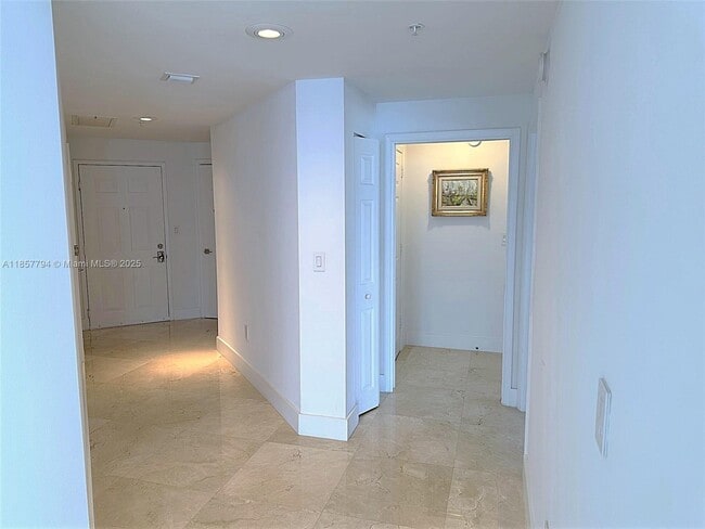 Building Photo - 2080 S Ocean Dr