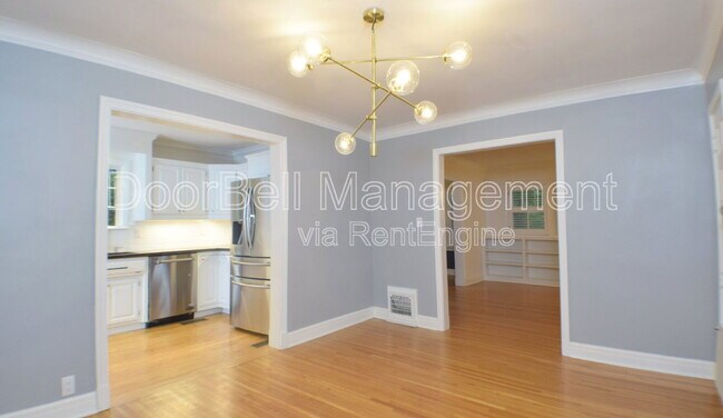 Building Photo - 255 E 27th Pl