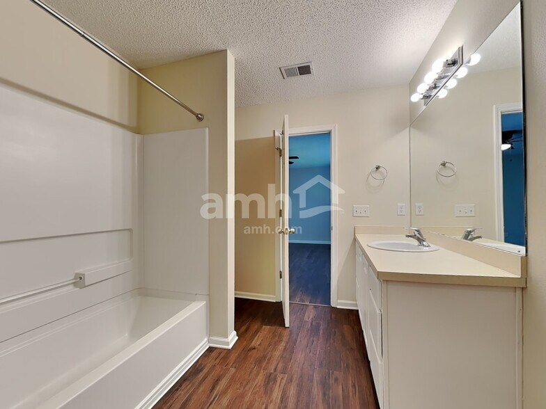 Building Photo - 7 Copperleaf Ct