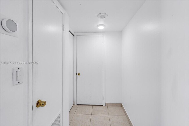 Building Photo - 2780 NE 183rd St