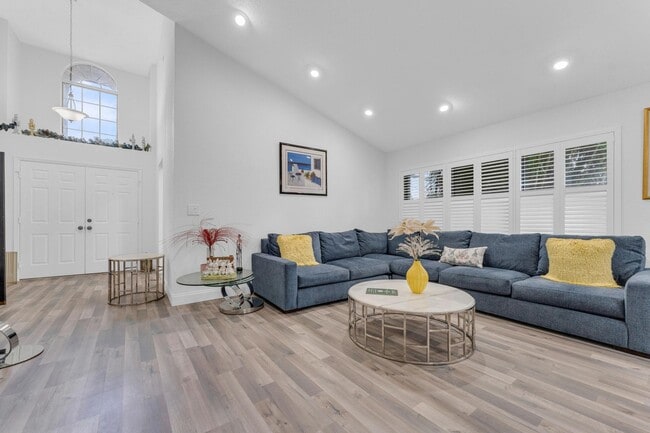 Building Photo - 11120 Sangria Ct