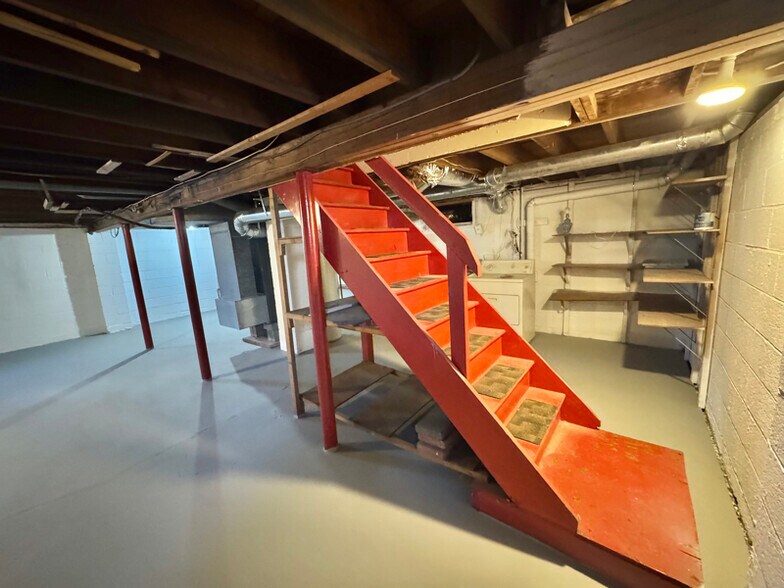 Building Photo - 3 Seymour Ave