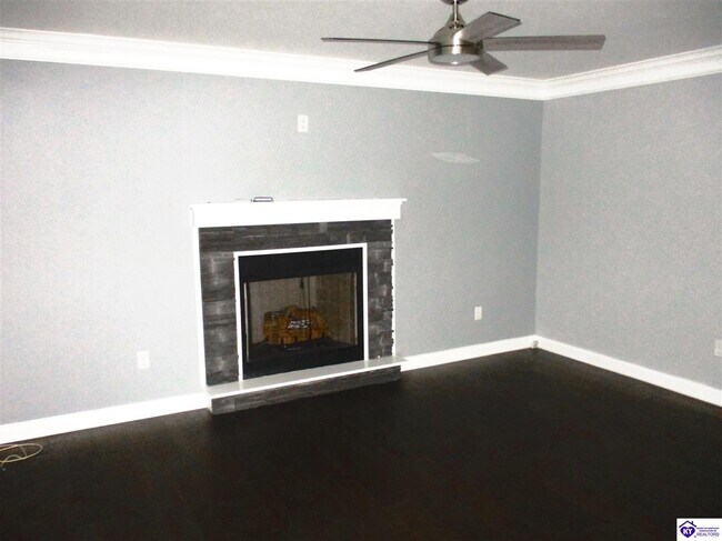 Building Photo - 130 Diamond Ct