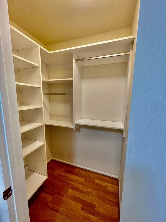 Building Photo - Pet Friendly Home in Washington with Large Fenced Yard