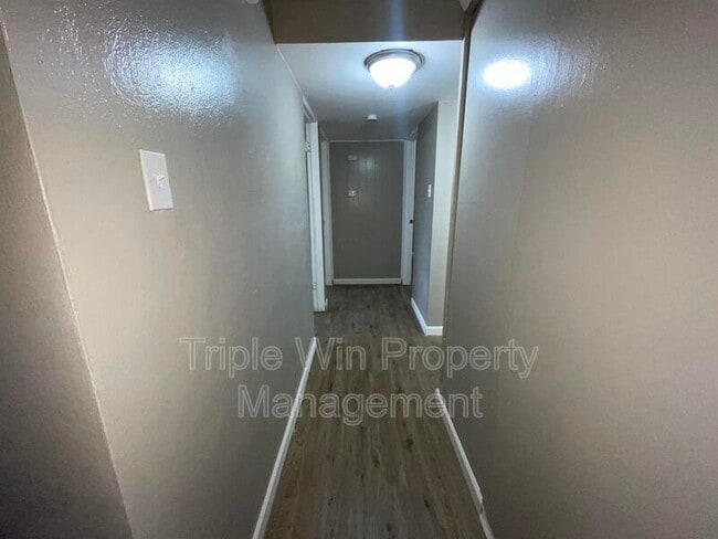 Building Photo - 8322 Sagewood Ln