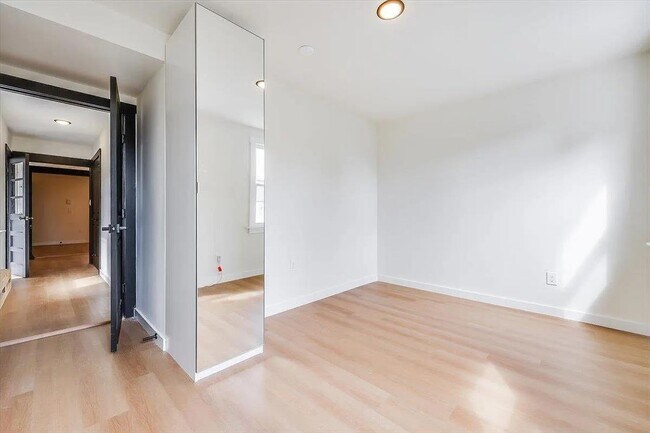 Building Photo - 608 Palisade Ave