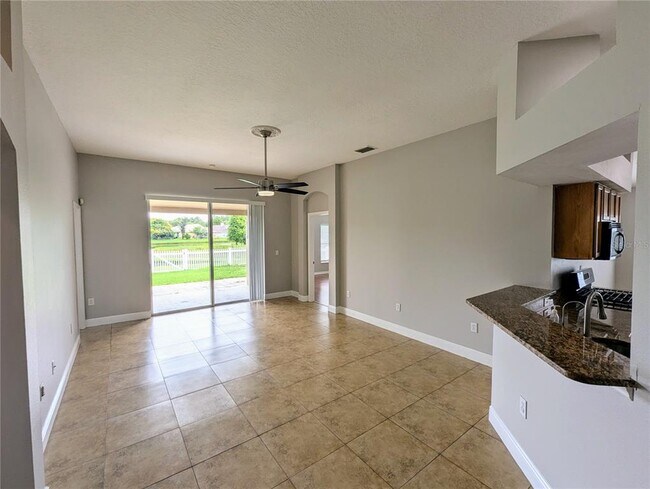 Building Photo - 15524 Lake Bella Vista Dr