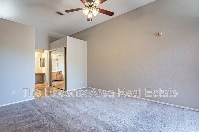 Building Photo - 735 N Tangerine Dr