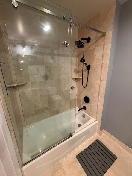 Building Photo - 600 12th St