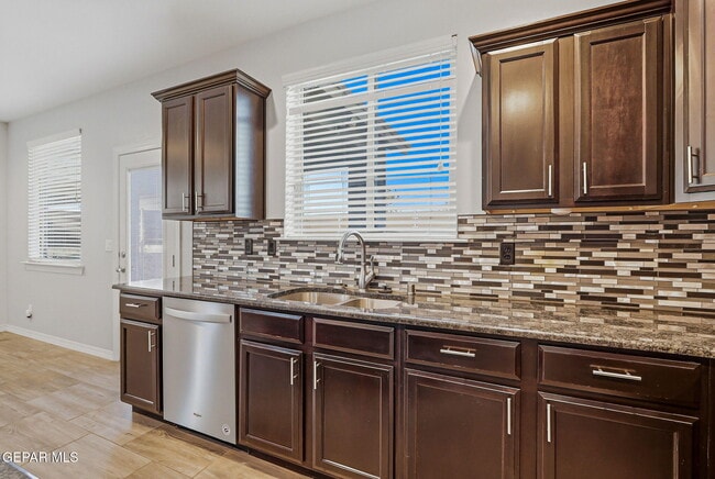 Building Photo - 1408 Dominic Anakin Dr