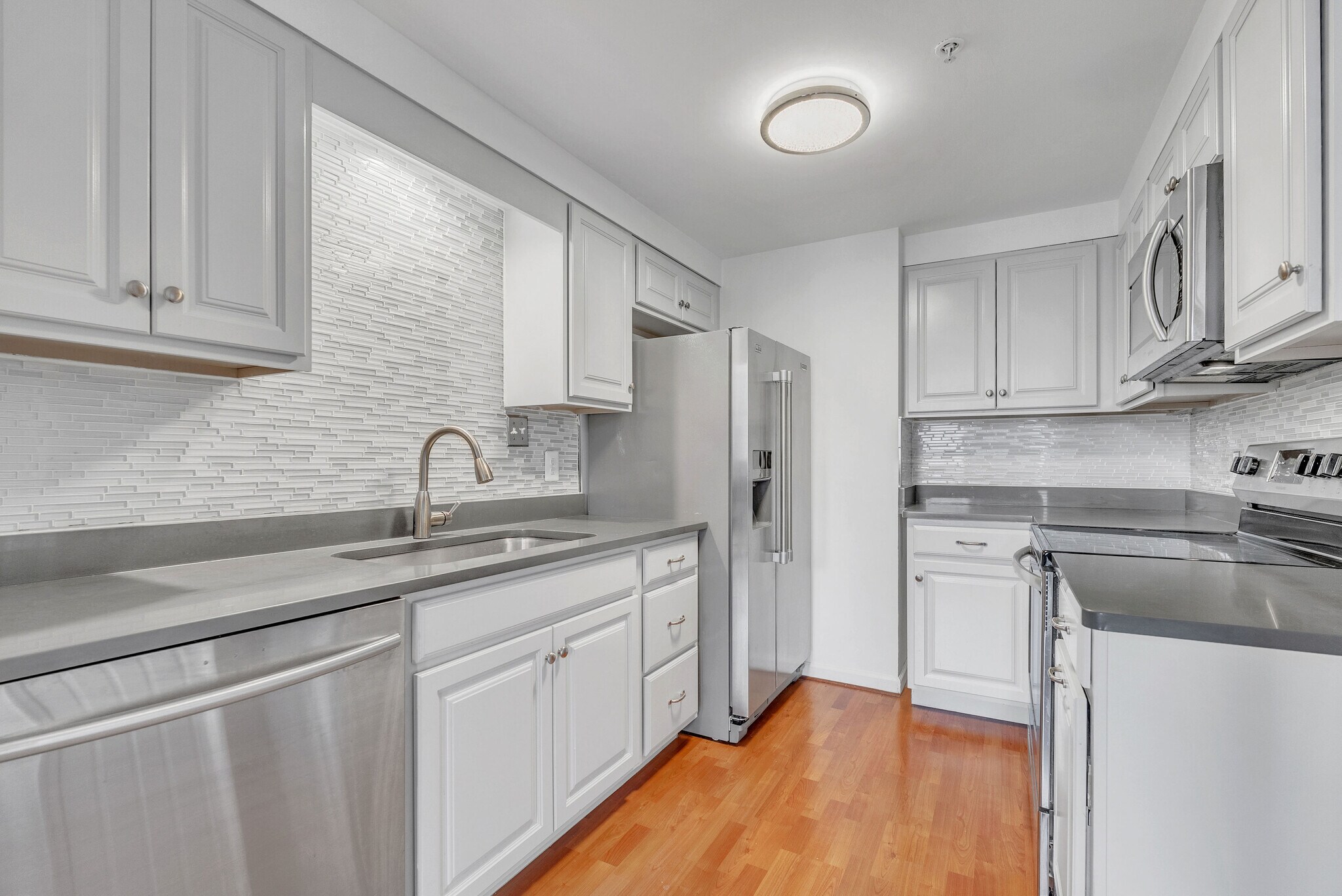 Updated kitchen. - 1000 Fell St