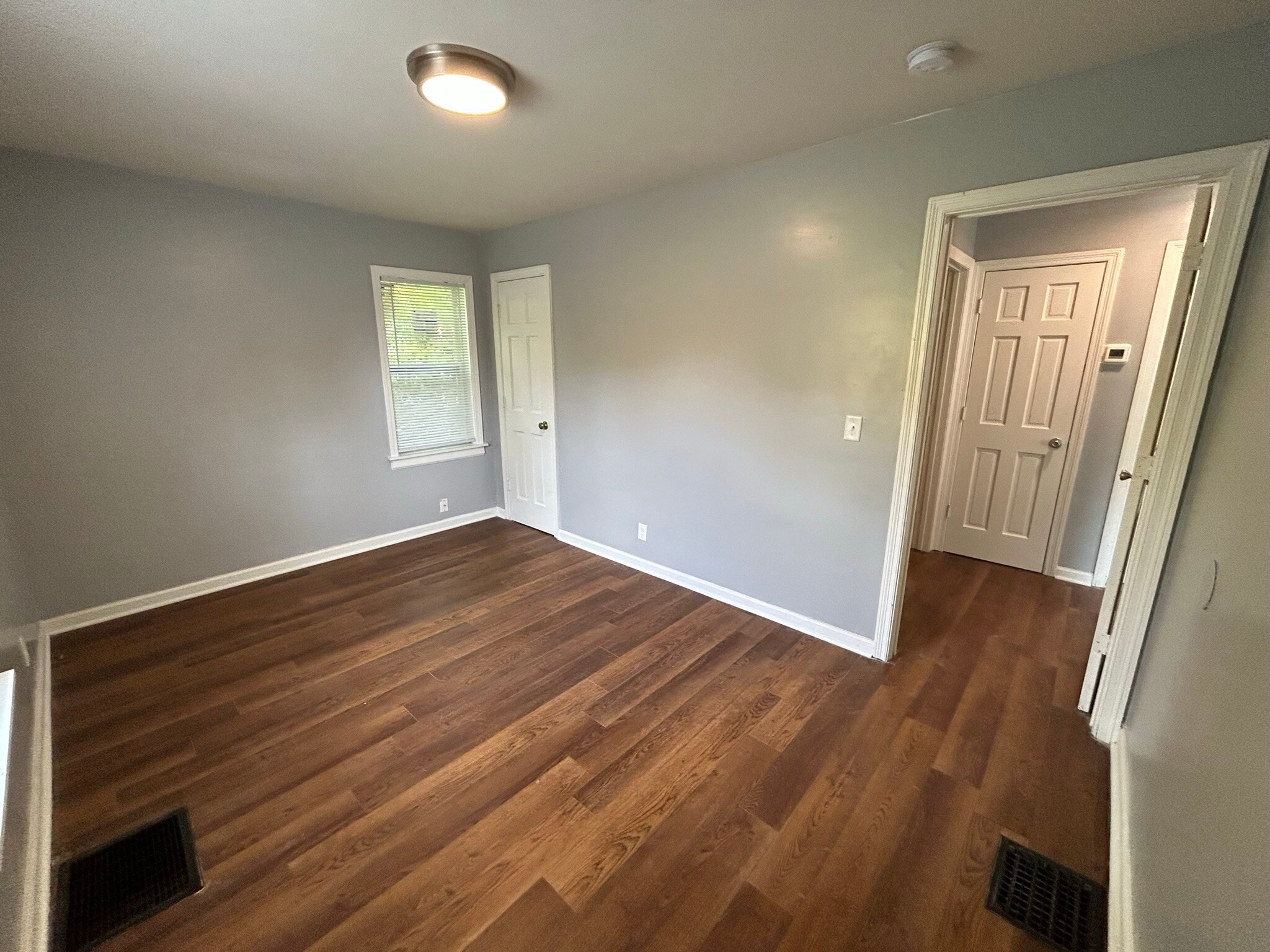 Building Photo - 3923 Millersville Dr