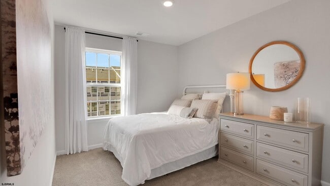 Building Photo - 255 Hermosa Dr