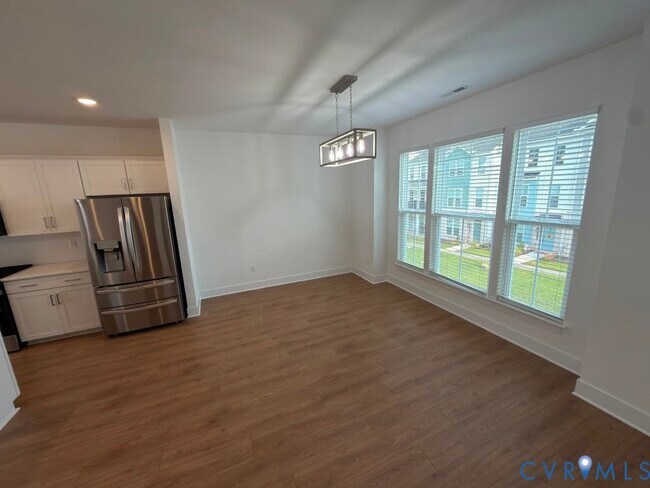 Building Photo - 15363 Sunray Aly