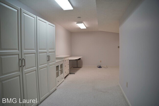 Building Photo - 4 br, 3.5 bath House - 1746 Willow Springs Dr