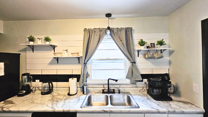 Building Photo - 7433 15th Ave S