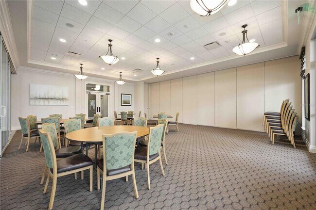 Building Photo - 10805 Tarflower Dr