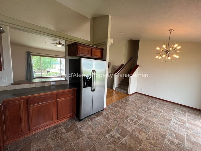 Building Photo - Well Maintained 4 bed house in The Landings