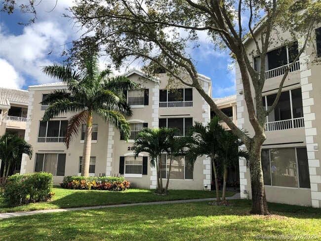 Building Photo - 2880 N Oakland Forest Dr