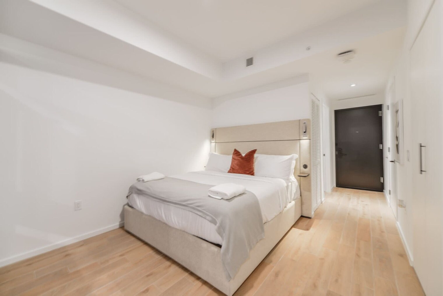 Building Photo - 398 NE 5th St