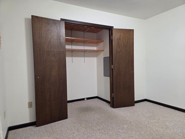 Building Photo - Quiet country rancher on large, secluded lot right at Route 1 and 288