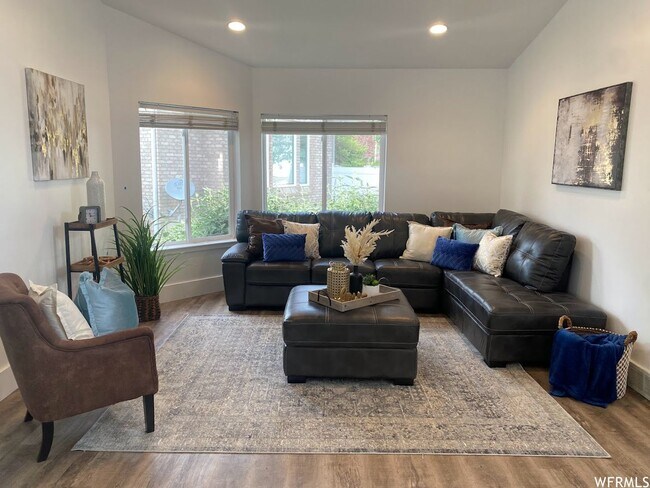 Building Photo - 4100 Sqft Gorgeous Home with Amazing Temple and Valley Views