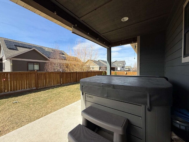 Building Photo - Stunning Single Level Home with Sprawling Fenced Yard