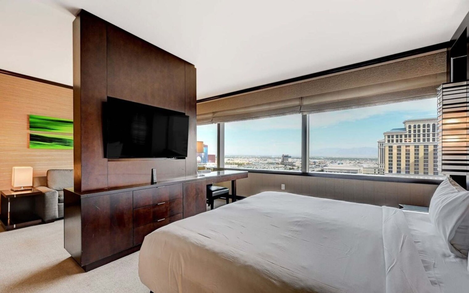 Building Photo - 2600 W Harmon Ave