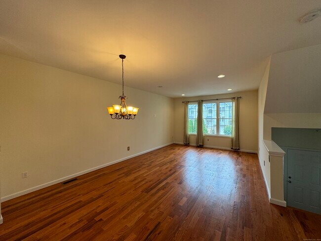 Building Photo - 24 Oak Branch Dr