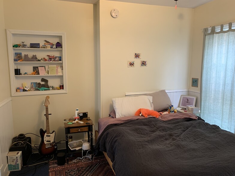 Bed 1 - 19 School St