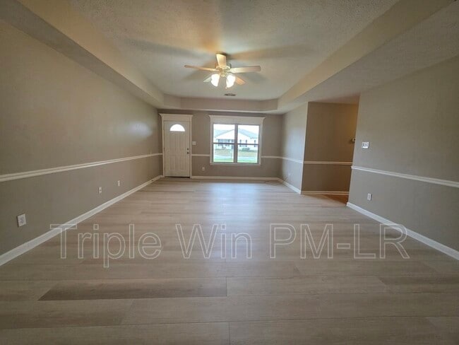 Building Photo - 12 Gold Meadow Loop