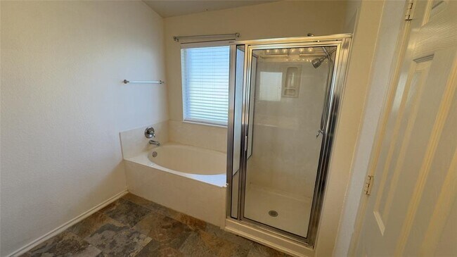 Building Photo - 700 Sweet Leaf Ln