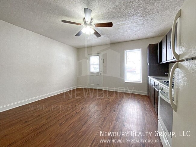 Building Photo - 29 Hickory St