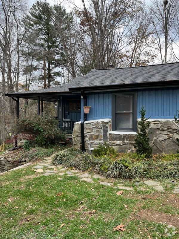 Building Photo - 12 Laurel Terrace