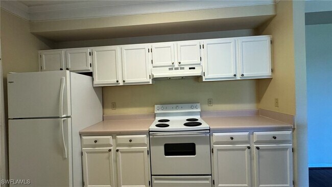 Building Photo - 11490 Villa Grand