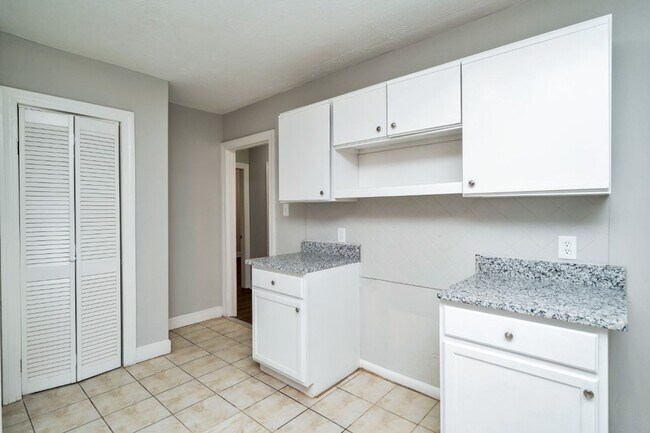 Building Photo - Beautifully Renovated Hueytown Gem – Spacious, Stylish & Move-In Ready!