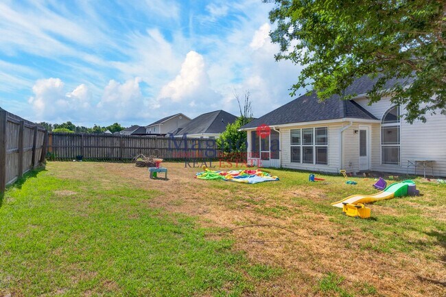 Building Photo - 3 bedrooms, 2 bathrooms in Richmond HIll's White Oak Subdivision! Close to I95, Savannah, Pooler ...