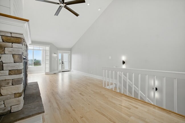 Building Photo - 100 Pinewood Rd