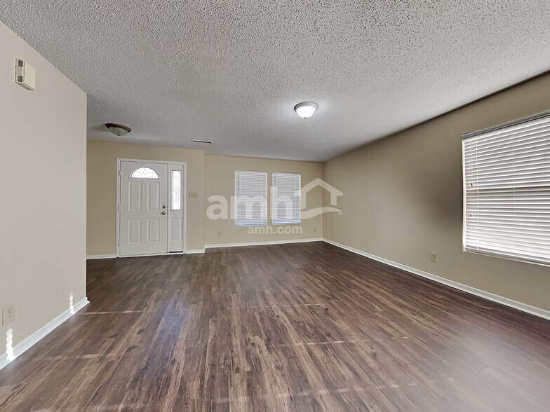 Building Photo - 10383 Homestead Dr