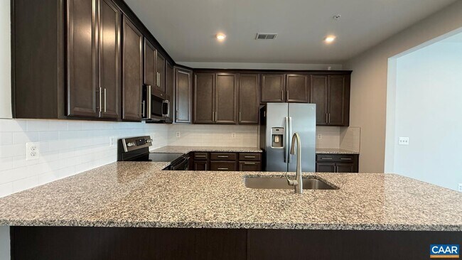 Building Photo - 608 Noush Ct