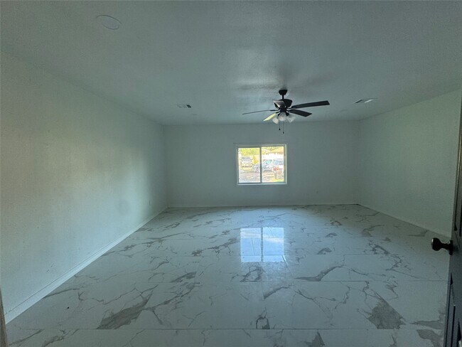 Building Photo - 5409 Deborah Ln