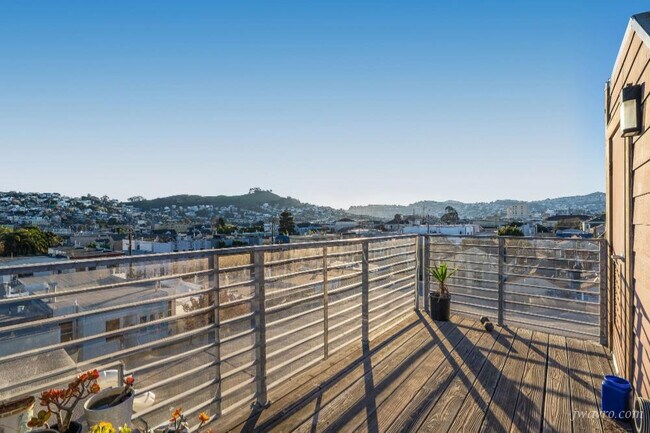 Building Photo - 1280 Hampshire St