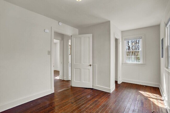 Building Photo - 412 Griffin Ave