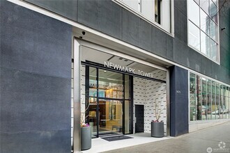 Building Photo - 2Bd/1.75Ba Seattle Condo