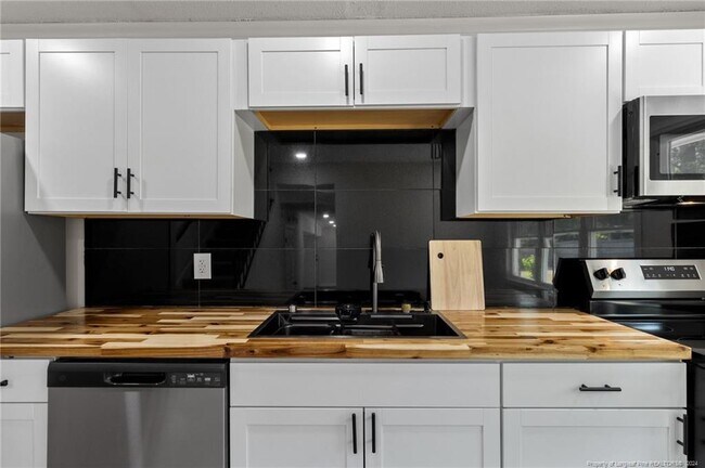 Building Photo - 714 Carnegie Dr