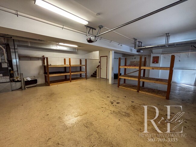 Building Photo - Spacious 3-Bedroom Home in Desirable Manet...