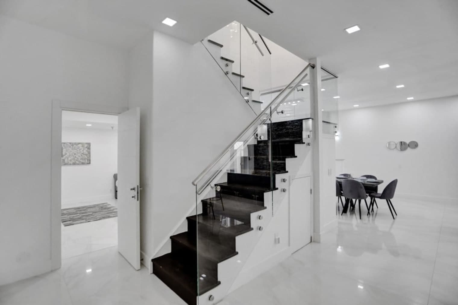 Building Photo - 3824 SW 49th Pl