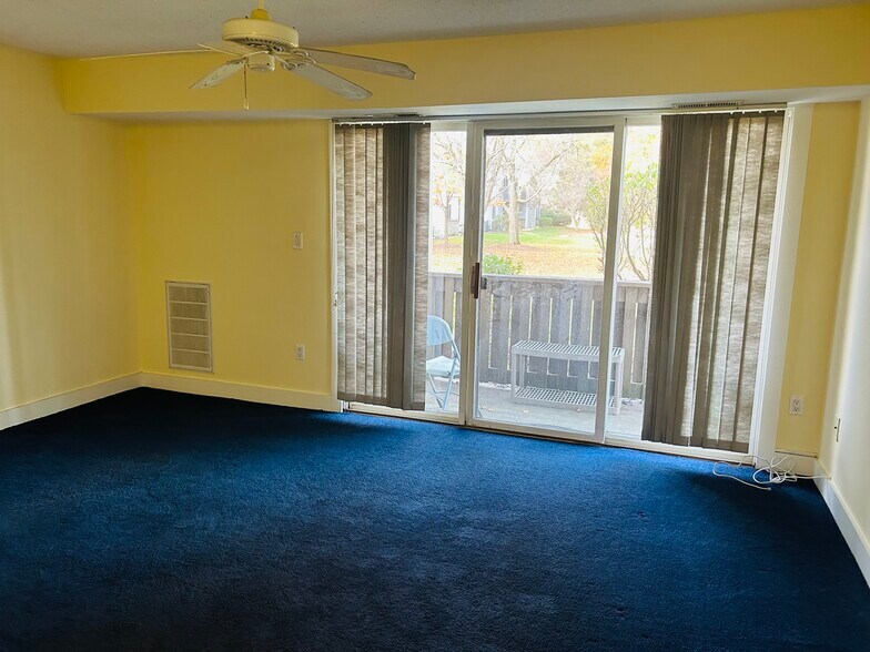 Building Photo - 1914 Aspen Dr