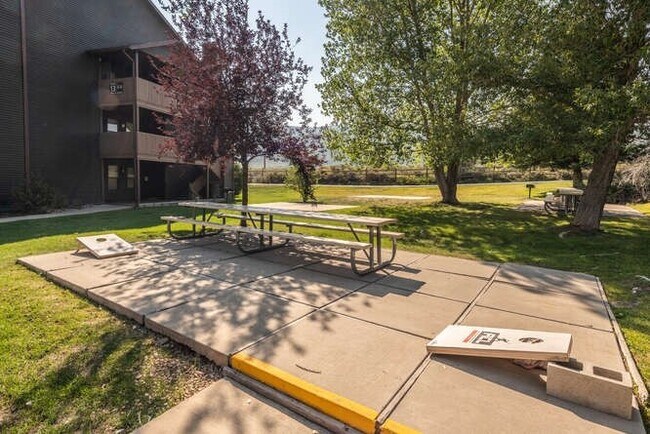 Building Photo - 6841 N 2200 W