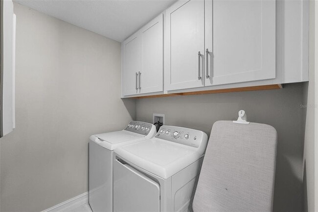 Building Photo - 5351 Bridge St